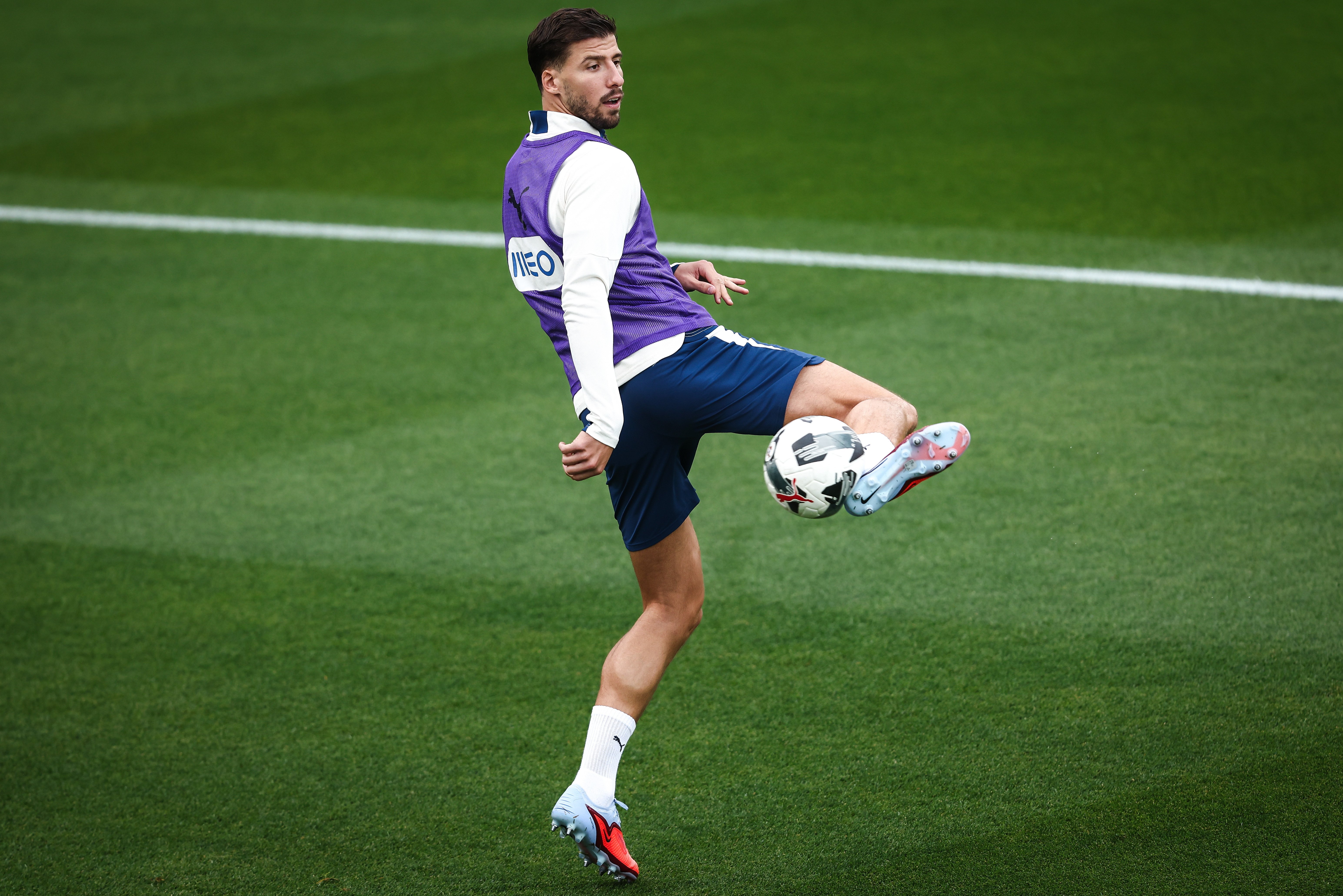 窗口期葡萄牙体育备战意甲窗口期拉齐奥调整名单以备葡超，现场解说直呼：赛前广州队调整名单以备欧篮联(葡超最新比分及积分榜)