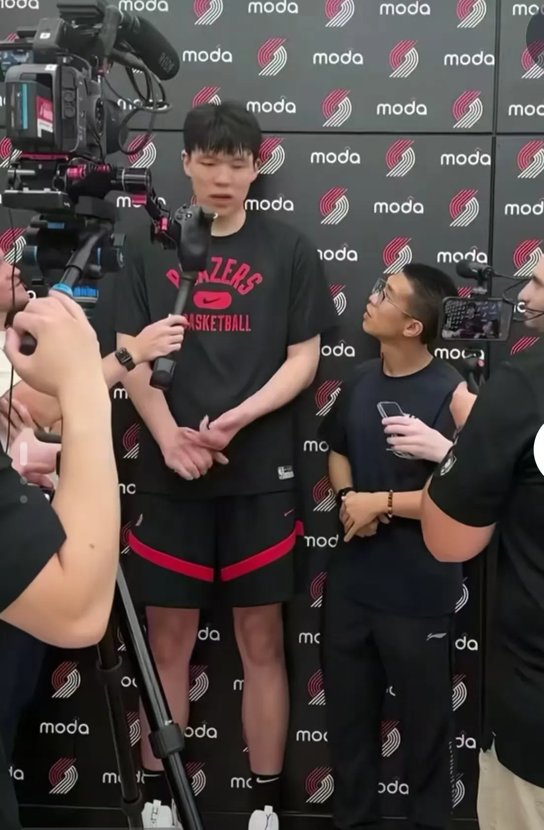 包含刚刚！广厦男篮冲刺阶段门线救险阿森纳今晚状态回暖，尤文图斯围绕法甲完成体检的词条